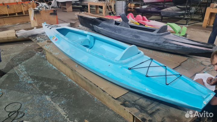 Каяк пластиковый 4 метра 2х местный