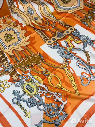 Оранжевый шелковый платок Hermes