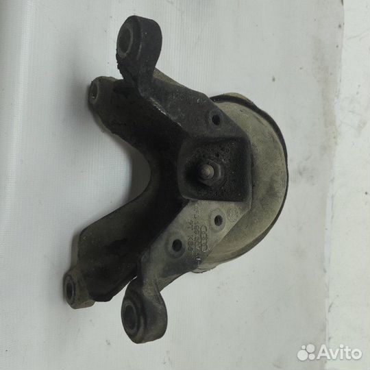 Кронштейн двигателя левый Audi A6 BDW 2004