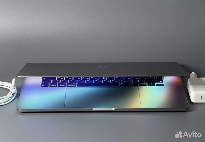 MacBook pro 16 (2019), 512 гб, i9, 2.4 Гц, 16 гб