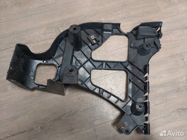 Кронштейн заднего бампера задний левый Bmw X5 50Ix