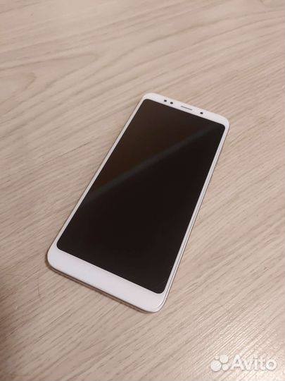 Смартфон Xiaomi Redmi 5 Plus 4/64G