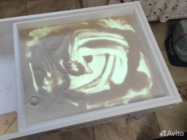 Интерактивный световой стол для рисования песком