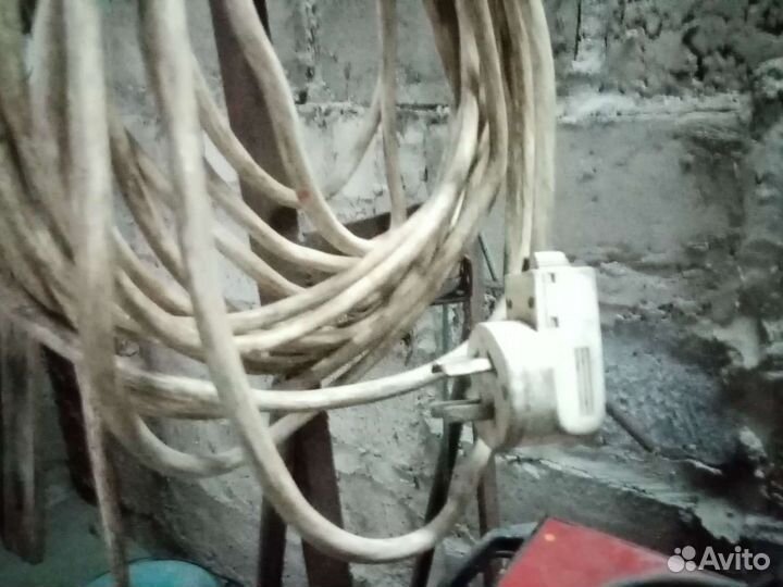 Полуавтомат сварочный на380 в хорошем состоянии. П