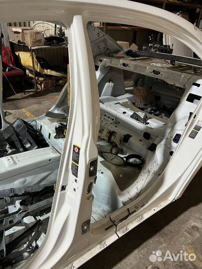 Кузовные детали Mercedes W211 E 320 M112.949