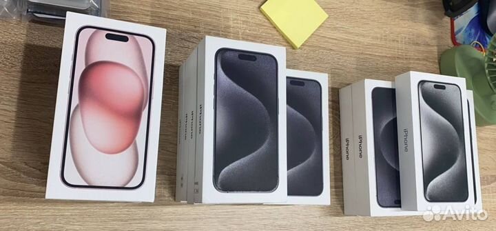 Телефон iPhone 15 pro и 15 pro Max