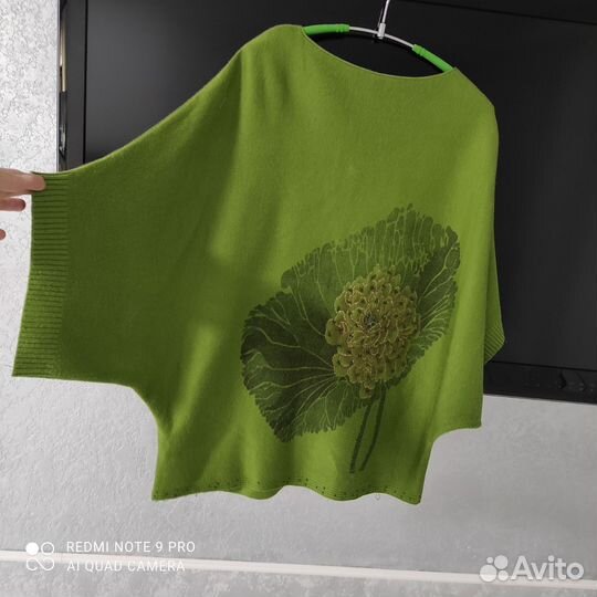 Свитер женский