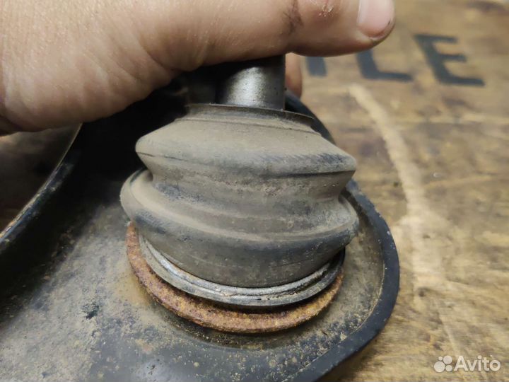 Рычаг передний правый верхний Toyota LC200 2016г