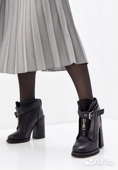 Ботинки зимние новые 38