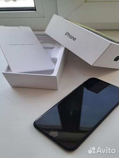 iPhone SE, 128 ГБ