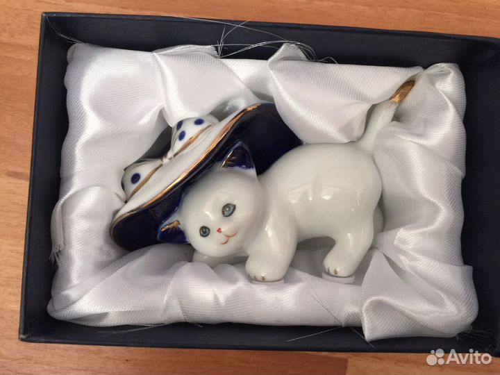 Фигурки фарфор разные