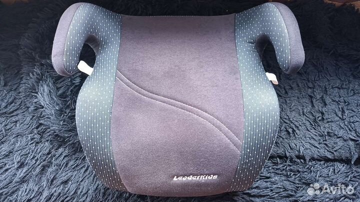 Детское удерживающее устройство бустер 22-36 кг