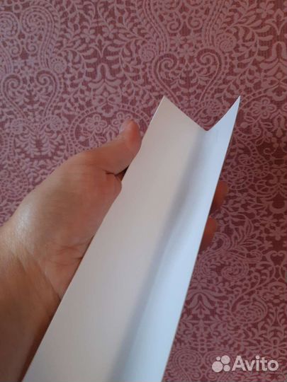 Уголок пластиковый