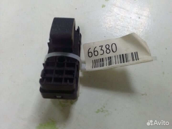 Кнопка стеклоподъемника Mazda 3