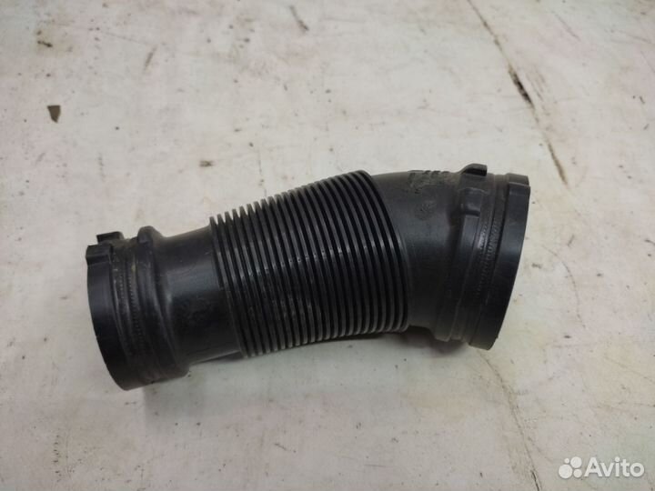 Шланг забора воздуха Audi A8 D4 2009-2018