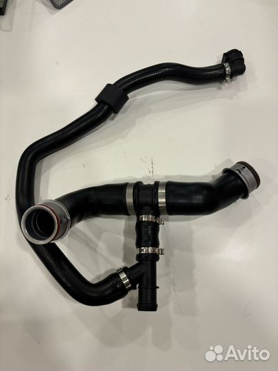 Патрубок системы охлаждения Mercedes A2045018282