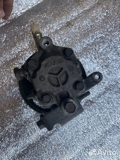 Насос гур Лансер 9 1.6