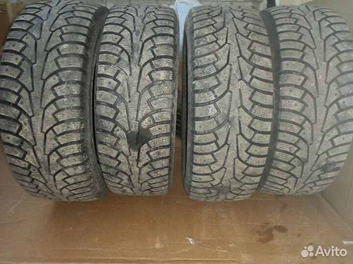 Nokia nakapelita 5.235/65 R17. 4 колеса