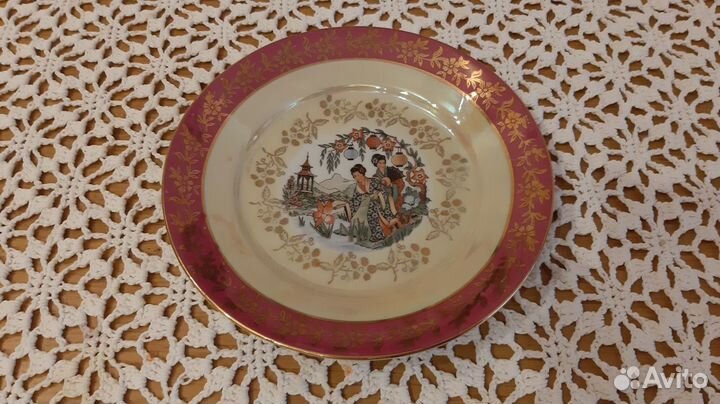 Фарфоровые тарелки, чайные чашки гдр