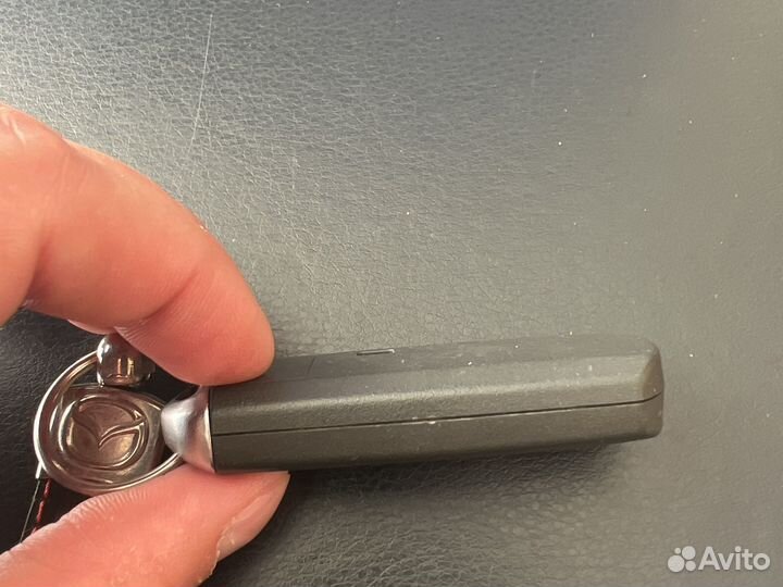 Ключ зажигания Mazda 2012 года