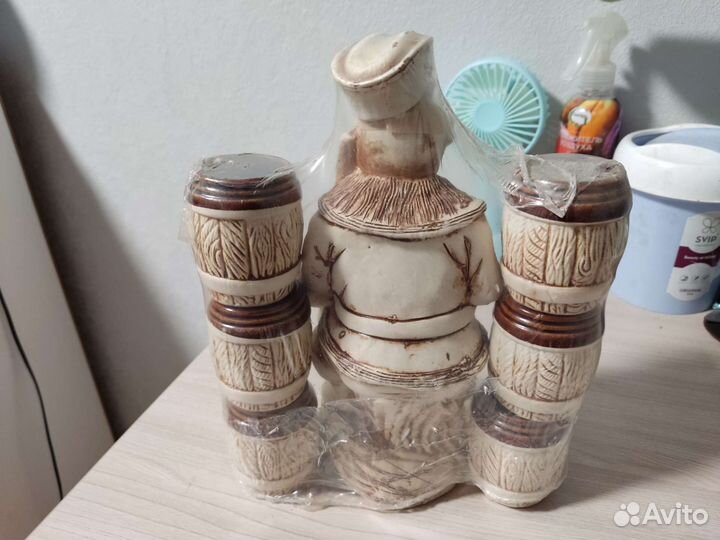 Графин со стаканами