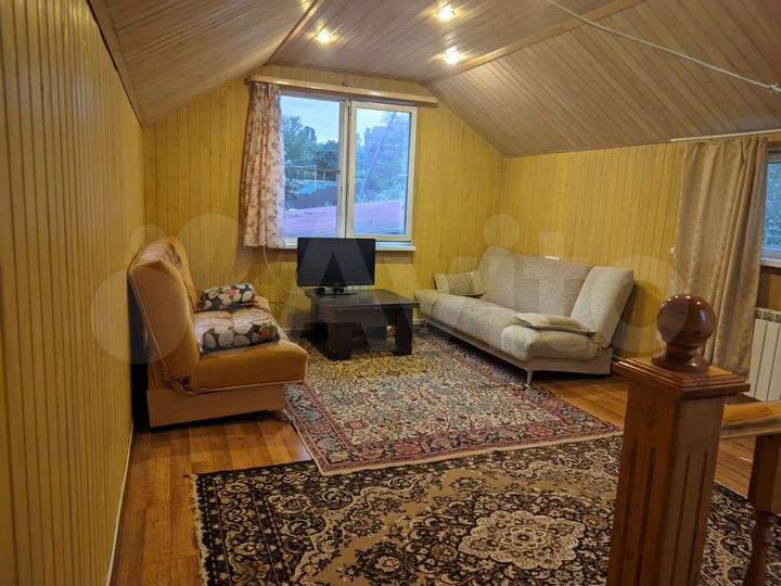 Комната 50 м² в 1-к., 1/2 эт.