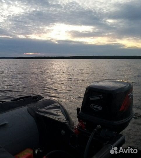 Продам пвх лодку с мотором