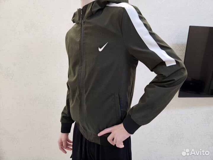 Ветровка на мальчика Nike (M) 162-170