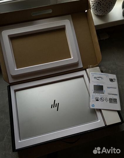 Ноутбук HP envy Laptop 17-ch0024ur