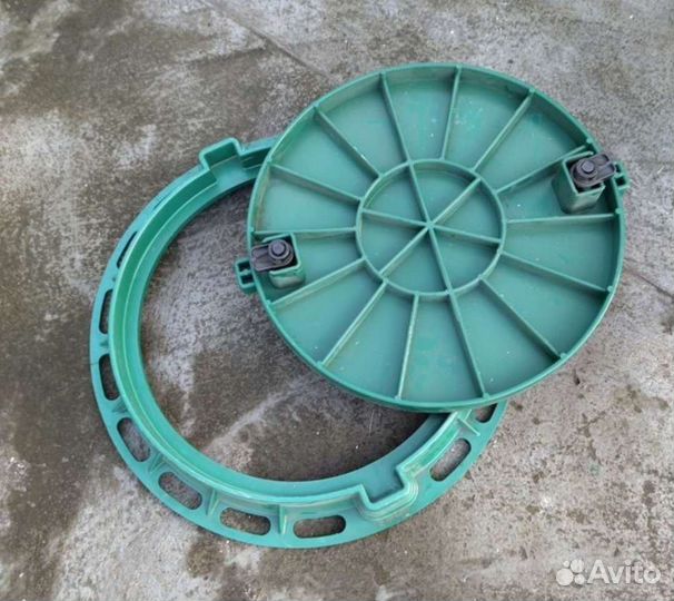 Люк водопроводный