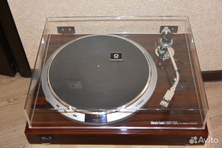 Виниловый проигрыватель Victor QL-7