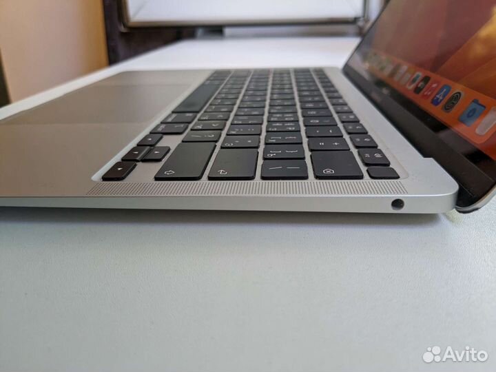 Apple MacBook air 13 m1