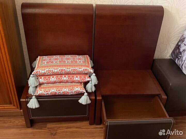 Тумбочка прикроватная из массива