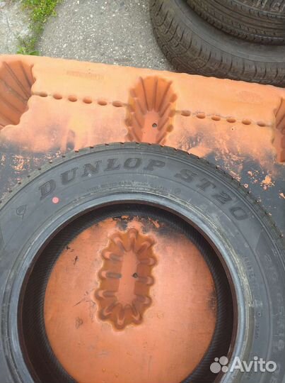 Dunlop Grandtrek ST20 215/65 R16 98S