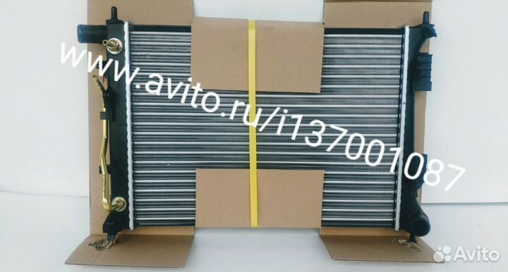 Радиатор охлаждения Kia Rio 3