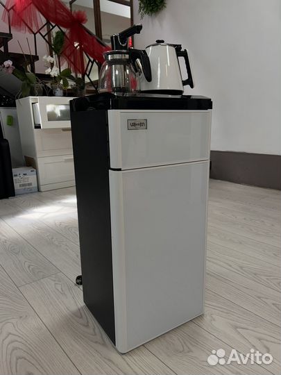 Кулер с чайным столиком