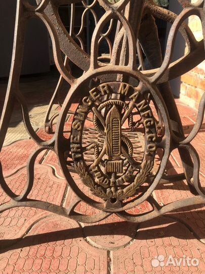 Швейная машинка сингер