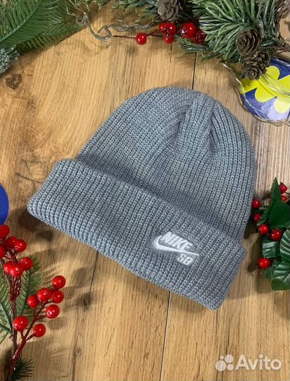 Зимние шапки nike SB в наличии