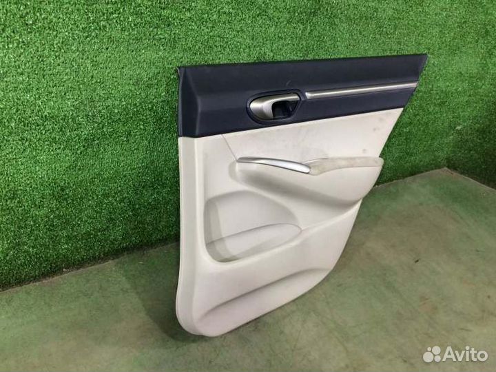 Обшивка двери задняя правая Honda Civic FD3 LDA