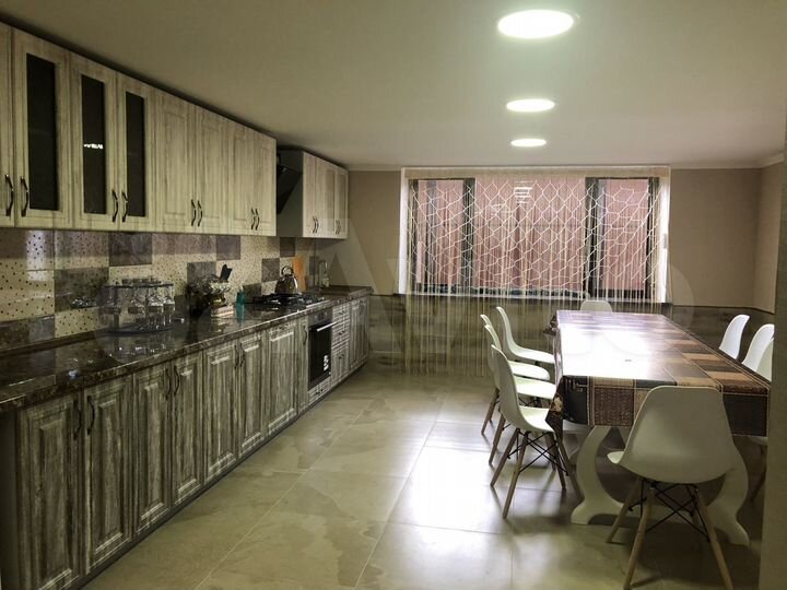 Дом 220 м² на участке 8 сот.