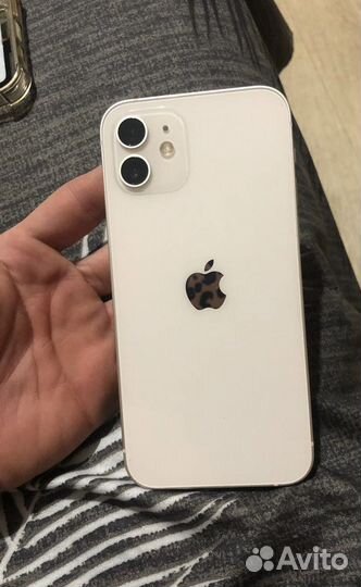 iPhone 12, 64 ГБ