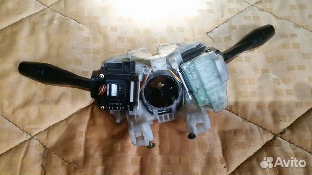 Переключатель подрулевой Mitsubishi Space Runner 2