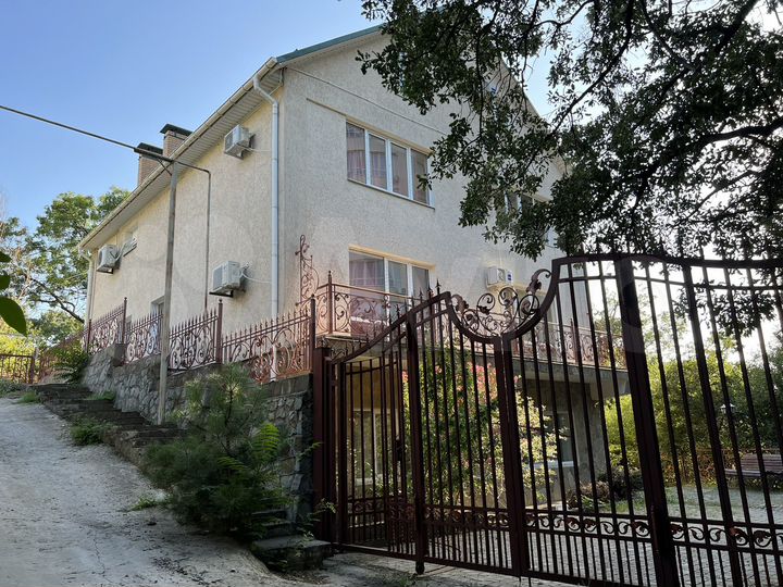 Дом 285 м² на участке 10 сот.