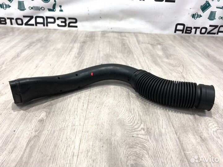 Патрубок воздушного фильтра Renault Logan K7JA710