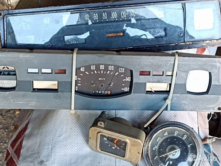 Щиток приборов волга. описание ниже