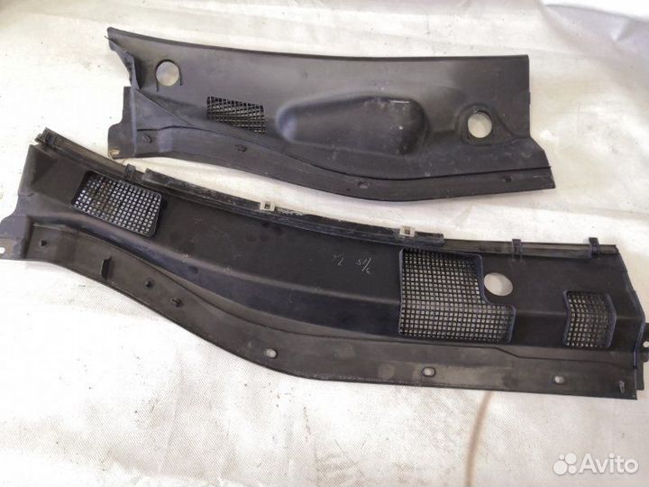 Решетка под лобовое стекло Toyota Harrier MCU15W