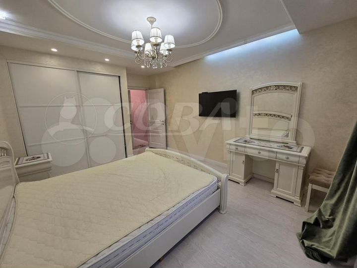 3-к. квартира, 85 м², 2/14 эт.