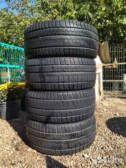 Habilead SnowShoes AW33 275/40 R20 106H