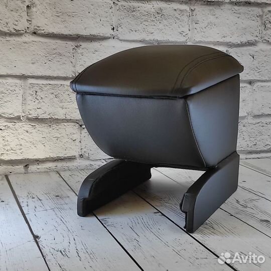 Подлокотник Audi A4 B6 (2000 - 2009 )