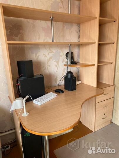 Компьютерный стол